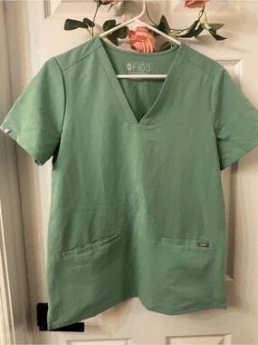 Figs Women's Scrub Top in Sage Green